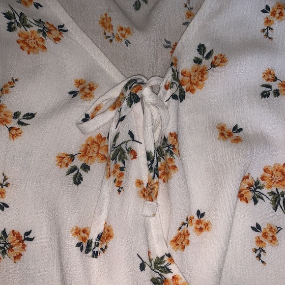 Hollister Floral Blouse - Picture 3 of 5